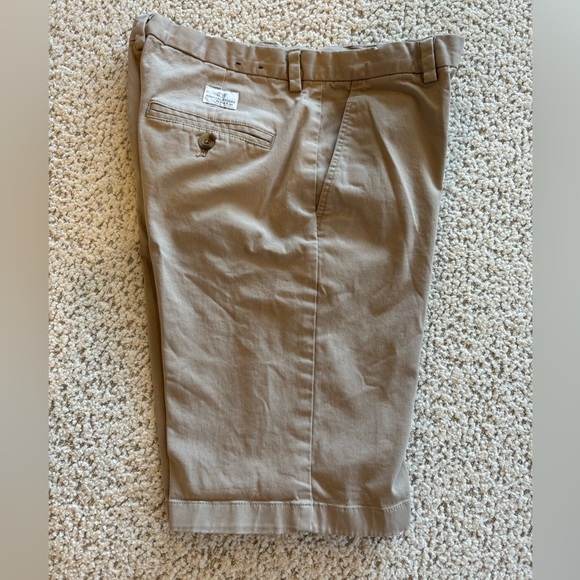 Vineyard Vines Tan Relaxed Fit Shorts - Picture 3 of 4